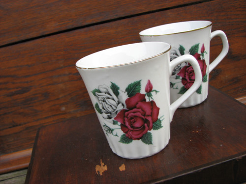 Z růží zlacených ...porcelánový hrnek