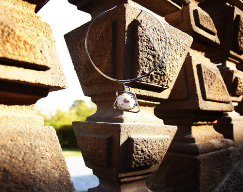 Nerezový náhrdelník...." White rose " — foto 1