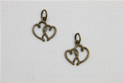 Přívěsek spojená srdce 20x19mm (po 1 ks)