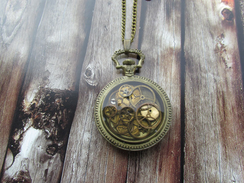 NÁHRDELNÍK - OCELOVÉ MĚSTO, steampunk — foto 1