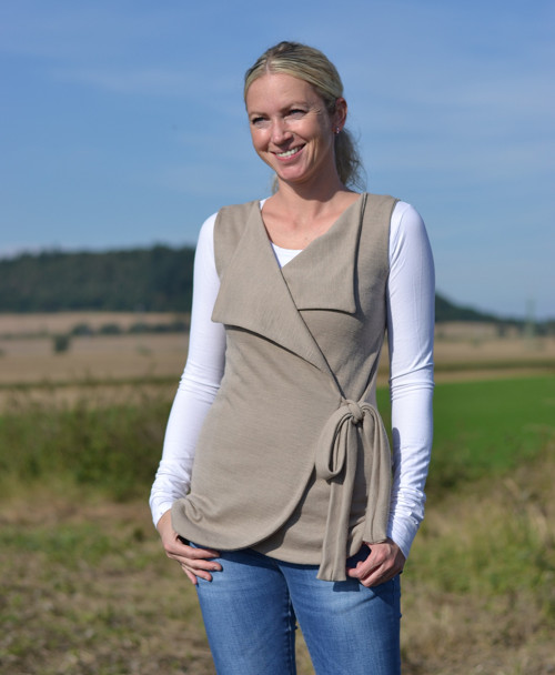 Béžová vesta — foto 1