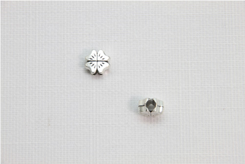 Přívěsek čtyřlístek 10mm (po 1 ks)