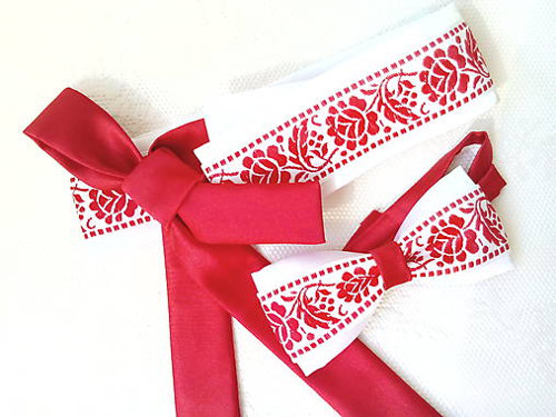 Folklore belt (red/white)