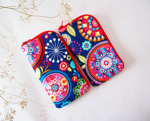 Obal na mobil - mandaly na modrej — foto 1