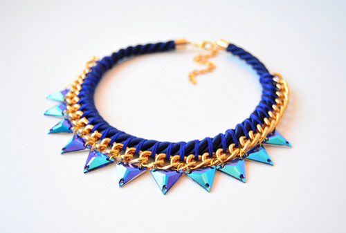 Náhrdelník Golden Blue Triangles — foto 1