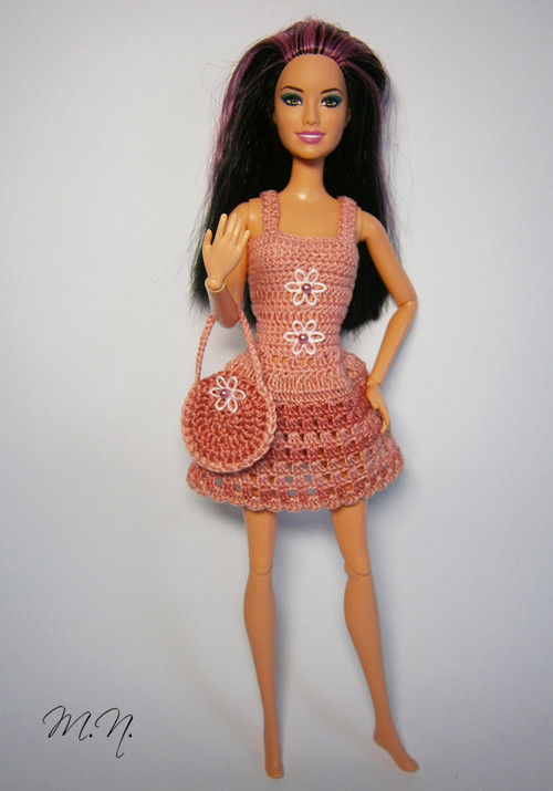 Háčkované šaty pro Barbie v hnědém — foto 1