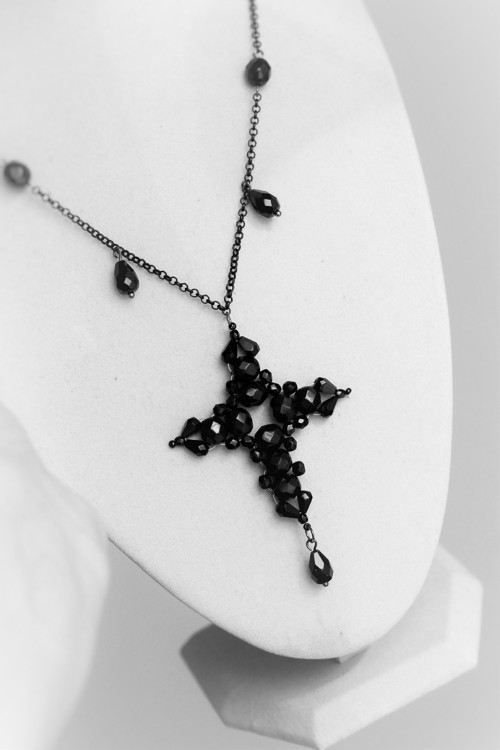 Black Symphony Cross - náhrdelník 18