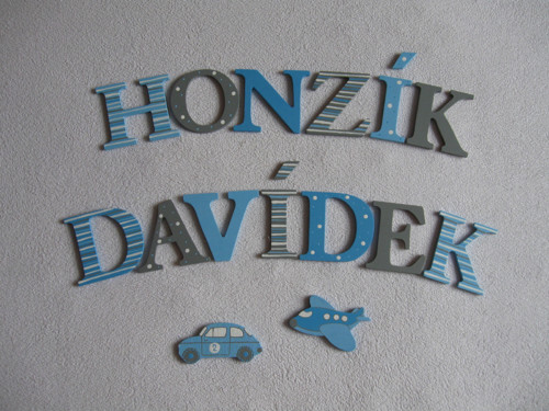 Dřevěná dekorace - písmenka 8,5cm