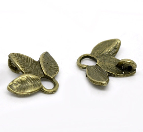 Přívěsek (konektor) 3lístečky/ ant.bronz/ 14x13mm