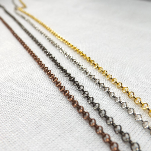 Řetízek s kruhovými očky 2x2mm 4 barvy