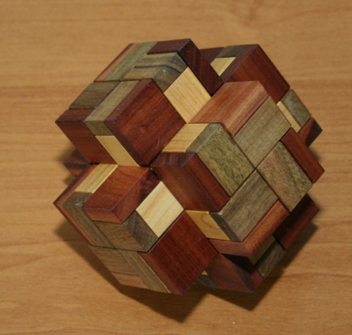Dřevěný hlavolam Cross Box — foto 1