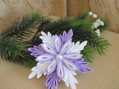 Bílofialová.vánoční vločka. — foto 1