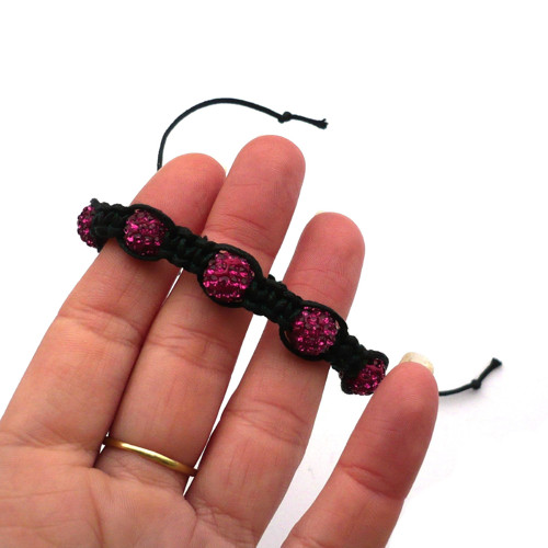 Fuchsiový Shamballa náramek na černé