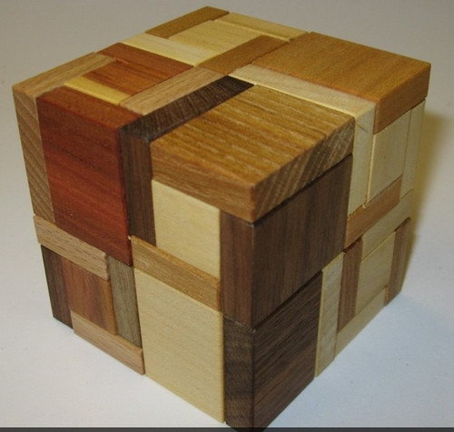 Dřevěný hlavolam Handed Halfcubes — foto 1