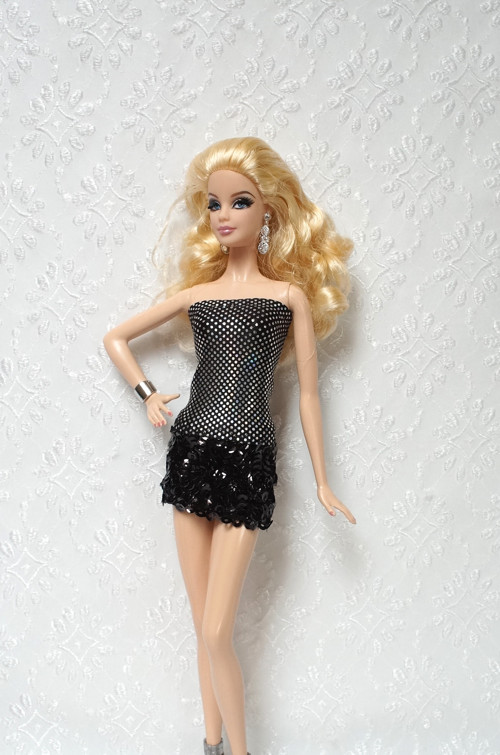 Mini šaty na sběratelskou Barbie — foto 1