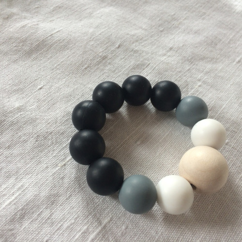 Kousátko - White / Grey / Black / Natural — foto 1