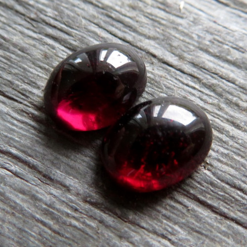 Granát Almandin -pár (6x8mm) — foto 1