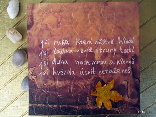 Báseň na zdi — foto 1