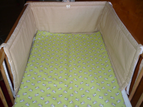 Povlečení do postýlky kočičky na zeleném 90x130