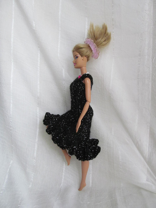Elegantní s volánkem - šaty pro Barbie — foto 1