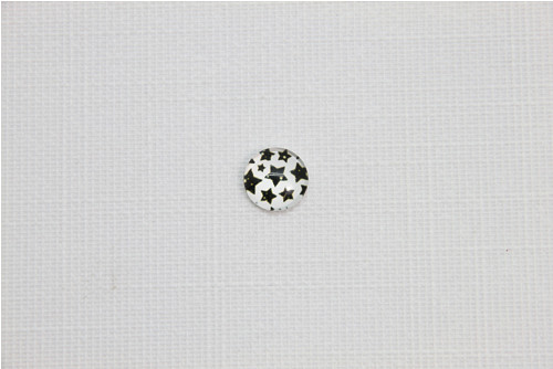 Čočka kulatá pr.8mm - černé hvězdičky (za 1ks)