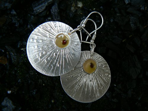 Microcosmos ...malý,s kapkou "krve" — foto 1