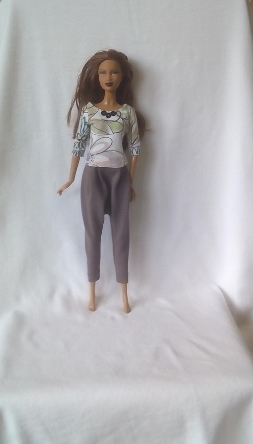 Kalhoty a tričko pro Barbie — foto 1