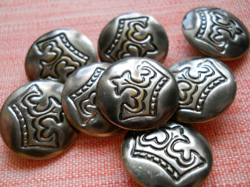 Kovový knoflík
