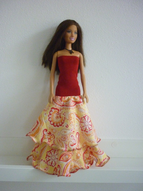 Šaty na panenku Barbie — foto 1