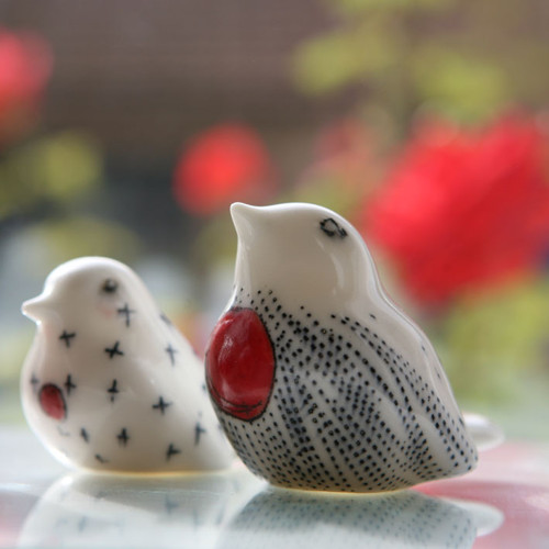 Na parapet...... ptáče (porcelán) — foto 1