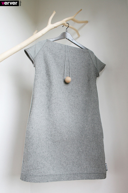 Šaty šedé - minimalistické (S) — foto 1