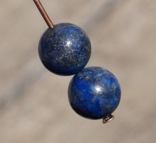 Vrtaný lapis lazuli 8 mm 2 ks D7070 — foto 1