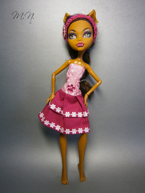 Růžové šaty pro Monster high — foto 1