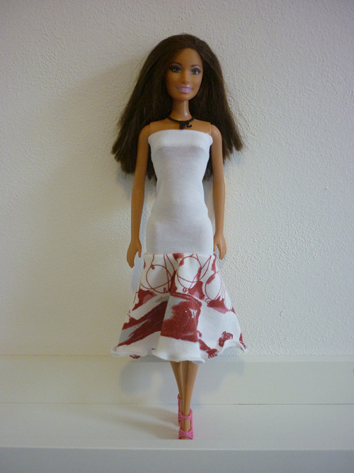 Šaty na panenku Barbie — foto 1