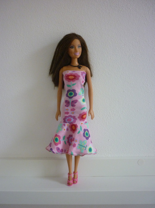 Šaty na panenku Barbie — foto 1