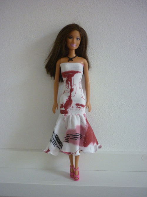 Šaty na panenku Barbie — foto 1
