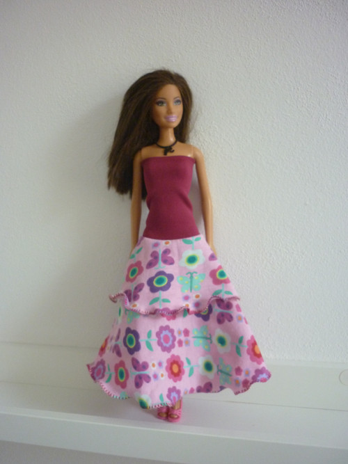 Šaty na panenku Barbie — foto 1