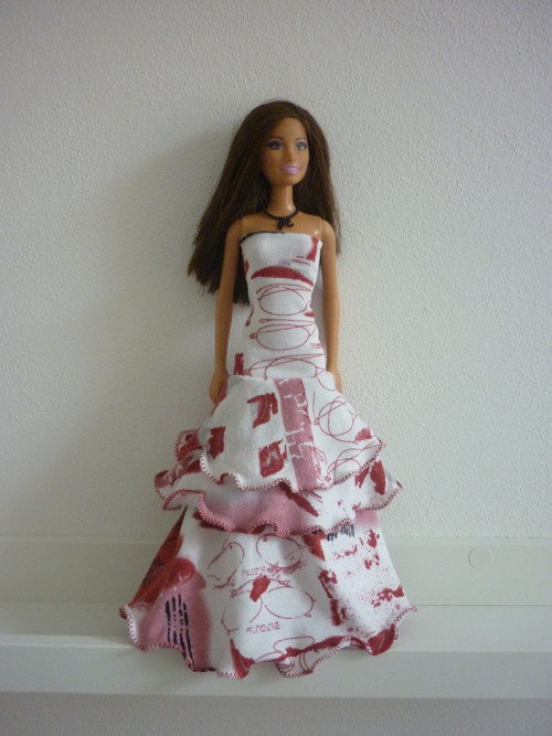 Šaty na panenku Barbie — foto 1