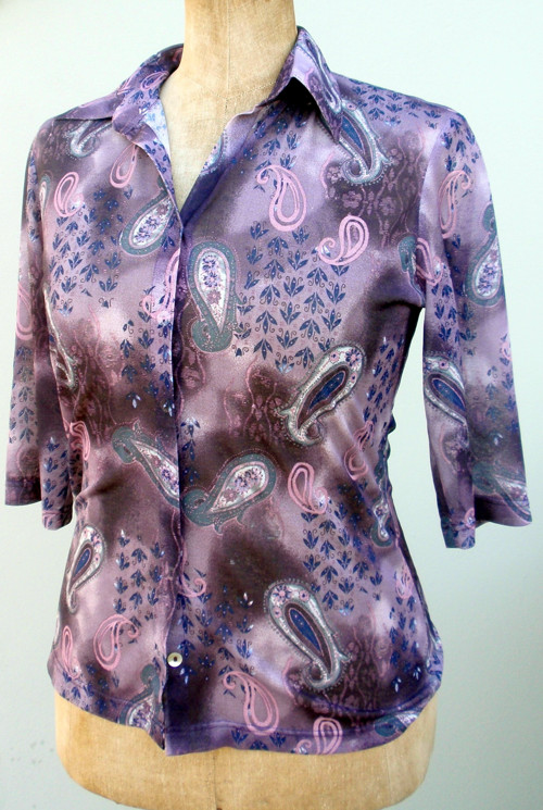 Fialové paisley