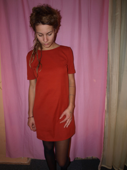 Měděné retro šaty — foto 1