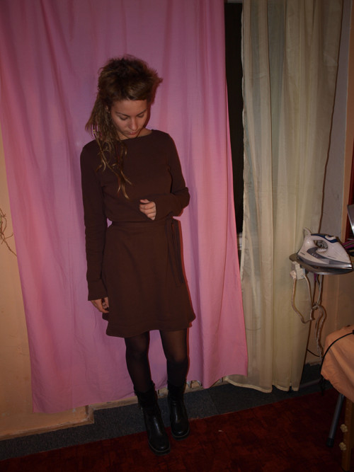 Hnědé retro látka — foto 1