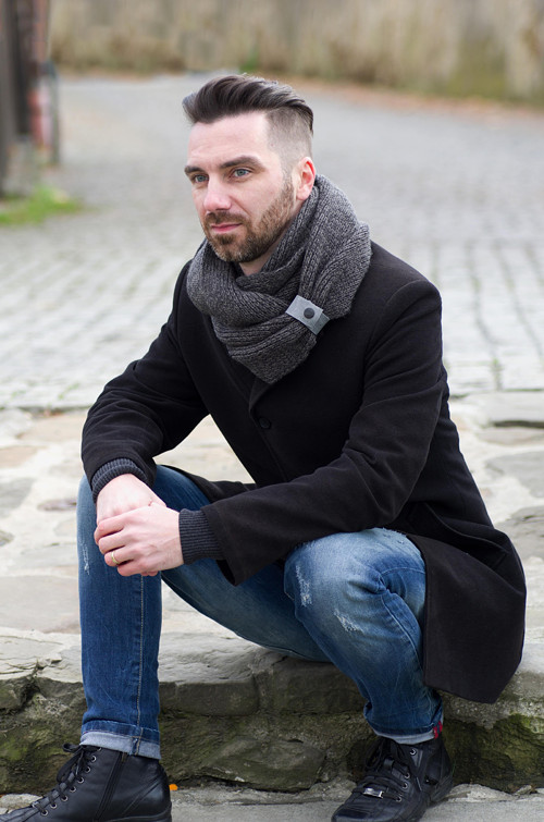 Pánsky nákrčník s koženou sponou