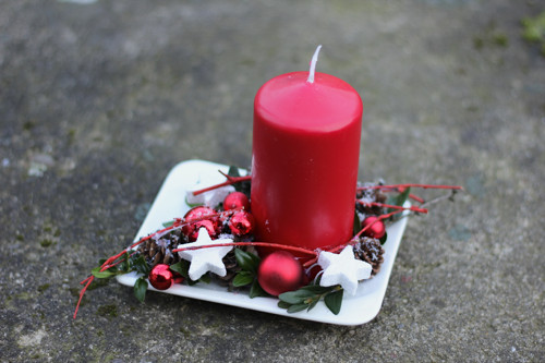 Adventní svícen červeno-bílý — foto 1