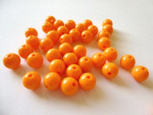 Akryl. korálky 8 mm oranžové 20 ks