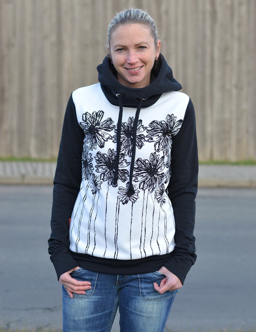 Černá mikina — foto 1