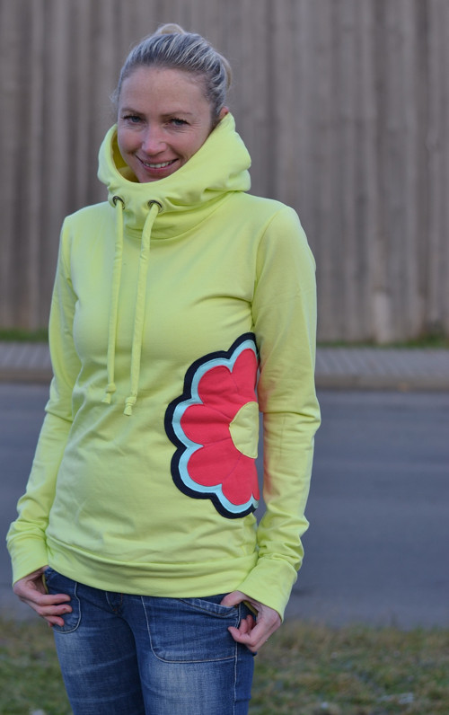 Mikina s kytkou — foto 1