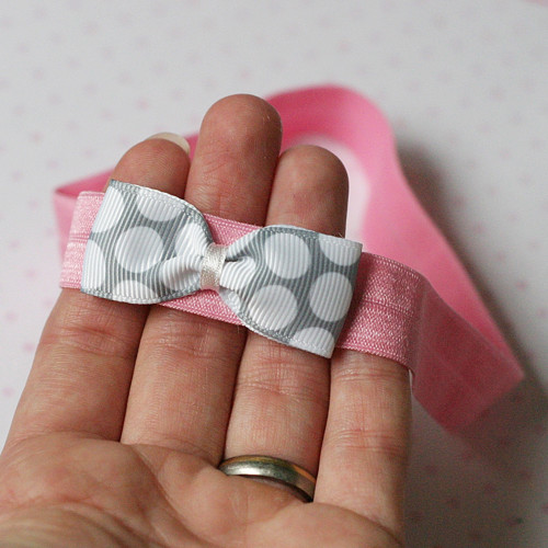Čelenka pro newborn - šedá s puntíky — foto 1