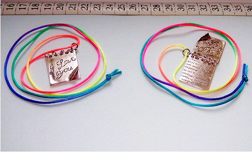 ŠŇŮRA SATÉN cca 70 cm DUHA NEON - I LOVE YOU BLOK