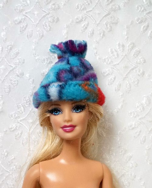 Čepice pro Barbie — foto 1