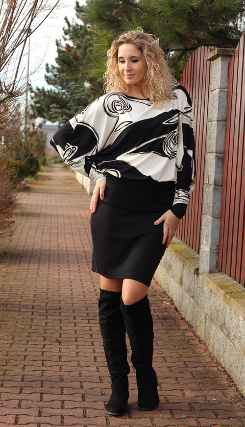 Černobílé šaty — foto 1